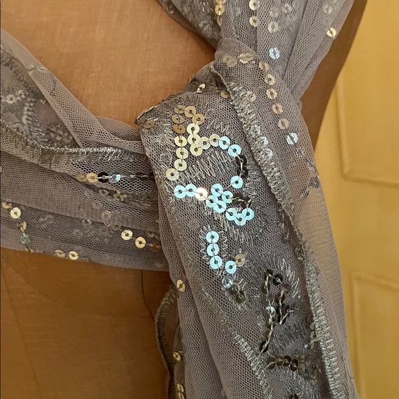 EVENING Silver Grey Floral Sequin Boho Fringe 21x72 Cocktail Prom Holiday Scarf - Picture 9 of 12